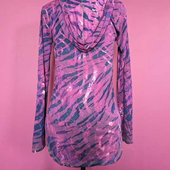 Erge Karen Hooded Burnout V-neck Long-Sleeve Top in Fuchsia/Navy Zebra Print XS - Picture 3 of 7